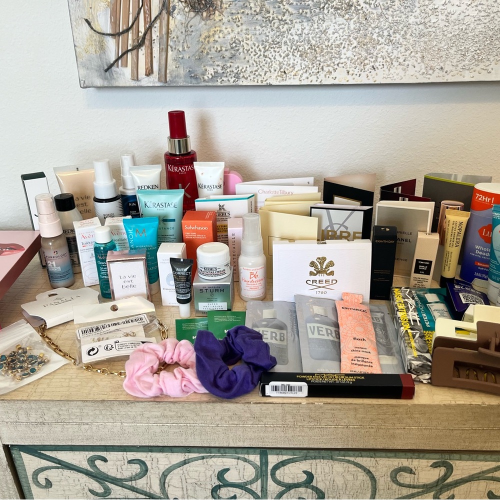NEW 60 piece Beauty set. Skin care, hair care and accessories